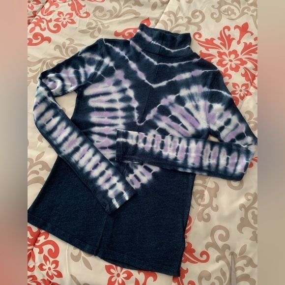 WE The Free Free People Psychedelic Tie-dye Turtleneck Top In Navy Size Medium - Picture 13 of 16